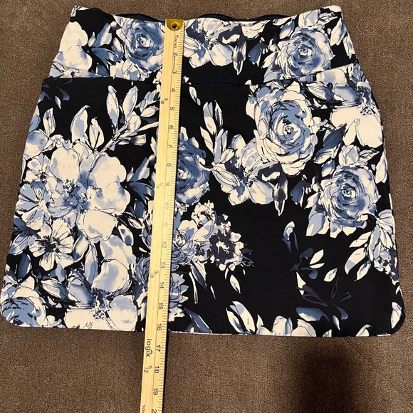 SC & Co Skort Pull-on Womens Medium Blue Floral Pockets Stretch Tummy Control - Picture 10 of 14